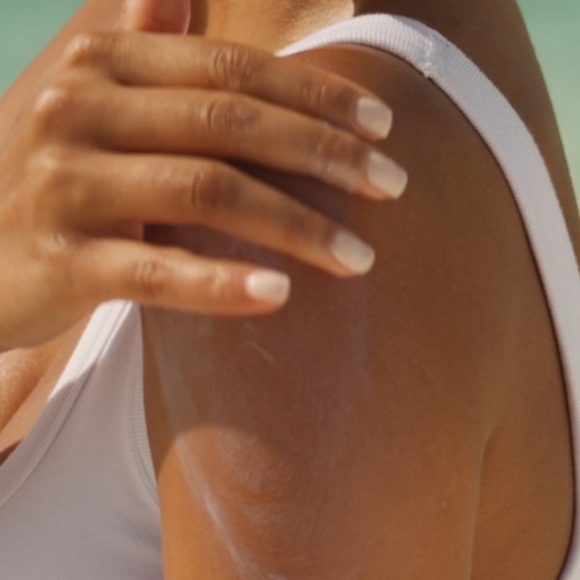 NWT ALO Yoga Clean Sun SPF Duo Mineral Sunscreen & Face Moisturizer Set - Picture 4 of 7